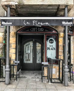 2018.04.11 INAUGURACIÓN BAR LA PLAZA EN SAN NIKOLAS GETXO. FOTO: © TXETXU BERRUEZO