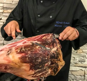 2018.04.11 INAUGURACIÓN BAR LA PLAZA EN SAN NIKOLAS GETXO. FOTO: © TXETXU BERRUEZO