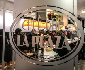 2018.04.11 INAUGURACIÓN BAR LA PLAZA EN SAN NIKOLAS GETXO. FOTO: © TXETXU BERRUEZO